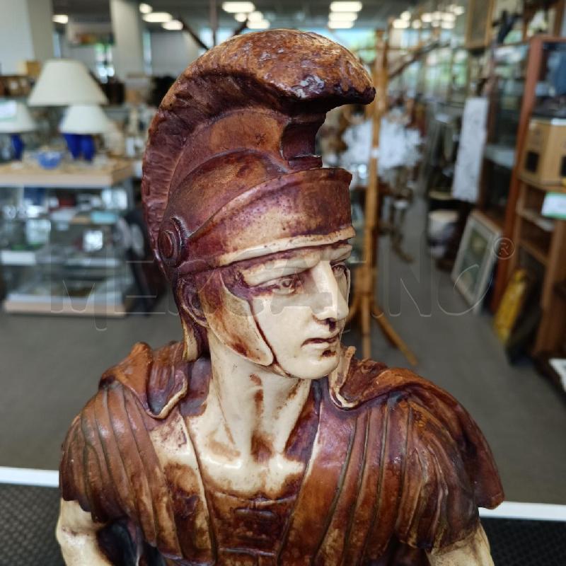 SCULTURA CENTURIONE ROMANO IN RESINA PIEDE DIFETTATO ALTEZZA CIRCA 60 CM | Mercatino dell'Usato Colleferro 2