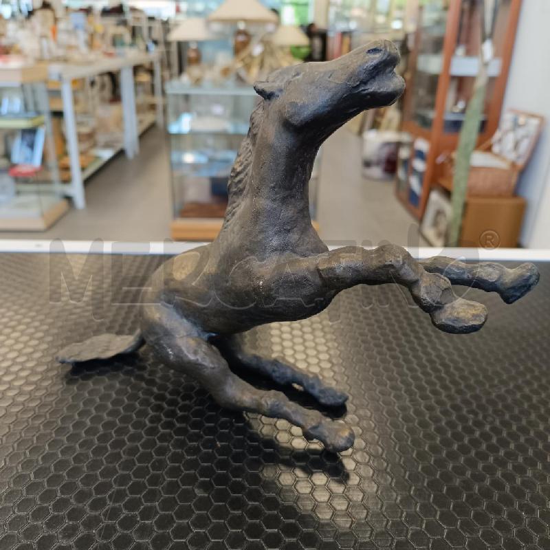 SCULTURA PICCOLA CAVALLO IN OTTONE PIENO | Mercatino dell'Usato Colleferro 2