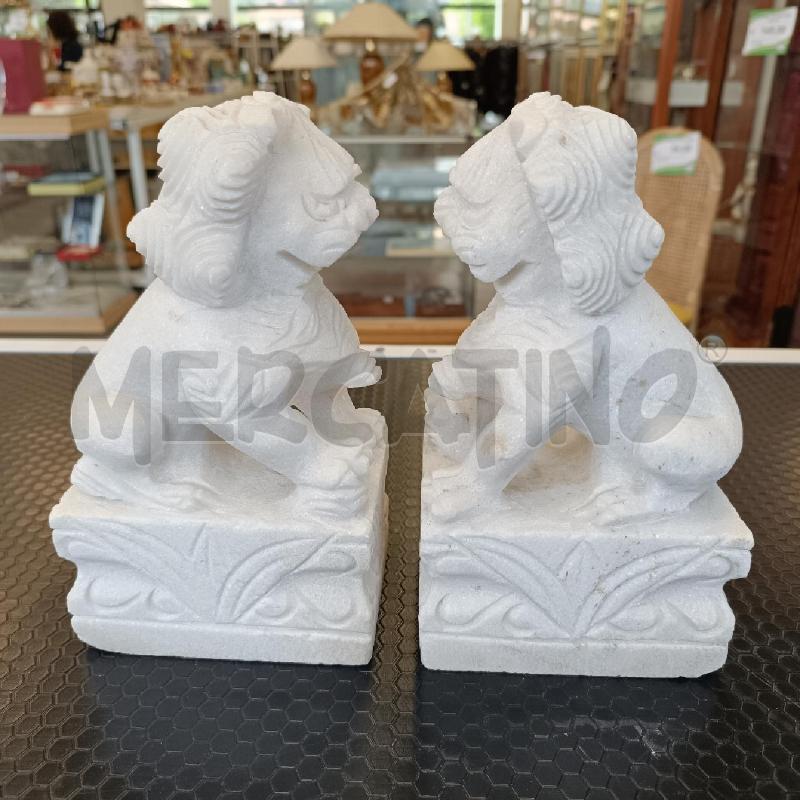 SCULTURA PICCOLA COPPIA LEONI ASIATICI IN MARMO BIANCO | Mercatino dell'Usato Colleferro 2