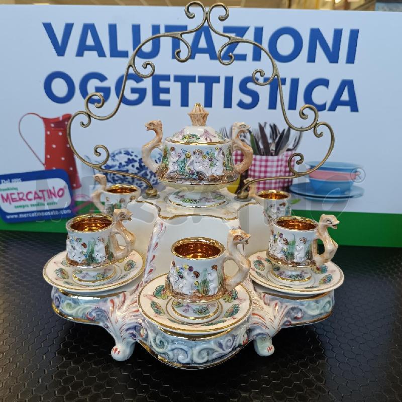 SET DA CAFFÈ IN PORCELLANA MAS R. CAPODIMONTE CON ALZATINA | Mercatino dell'Usato Colleferro 2