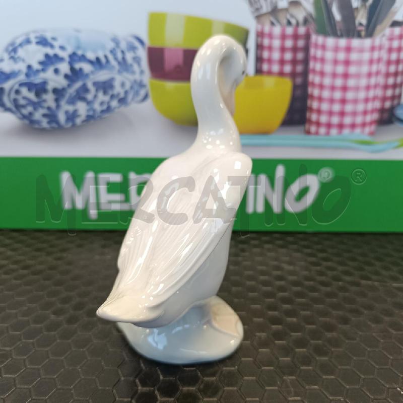 STATUINA FIRMATA NAO PORCELLANA BIANCA CIGNO | Mercatino dell'Usato Colleferro 2