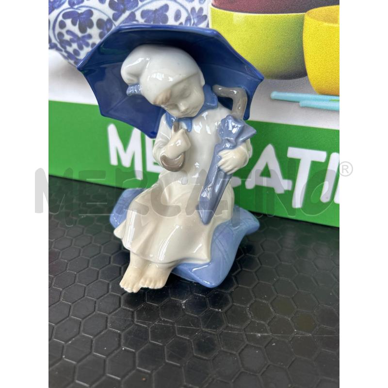 STATUINA IN PORCELLANA GDR BAMBINO CON OMBRELLO | Mercatino dell'Usato Colleferro 2