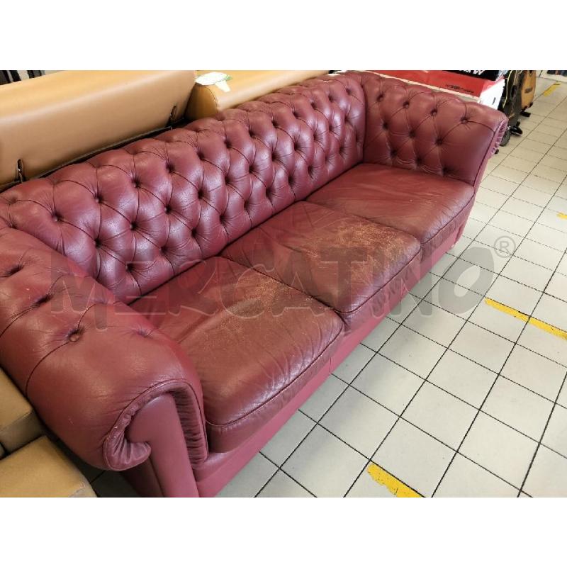 DIVANO TIPO CHESTERFIELD ROSSO SCURO | Mercatino dell'Usato Roma portonaccio 1