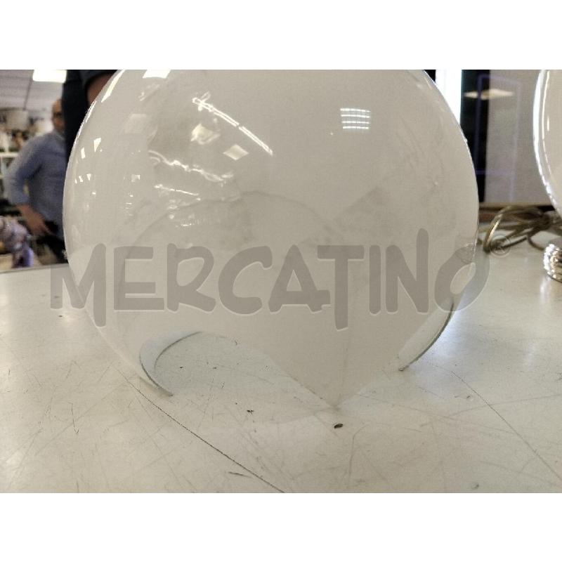 LAMPADA OTTAVIANI UOVO BIANCA BASE ARGENTATA PALLA ROTTA DIETRO | Mercatino dell'Usato Roma portonaccio 3