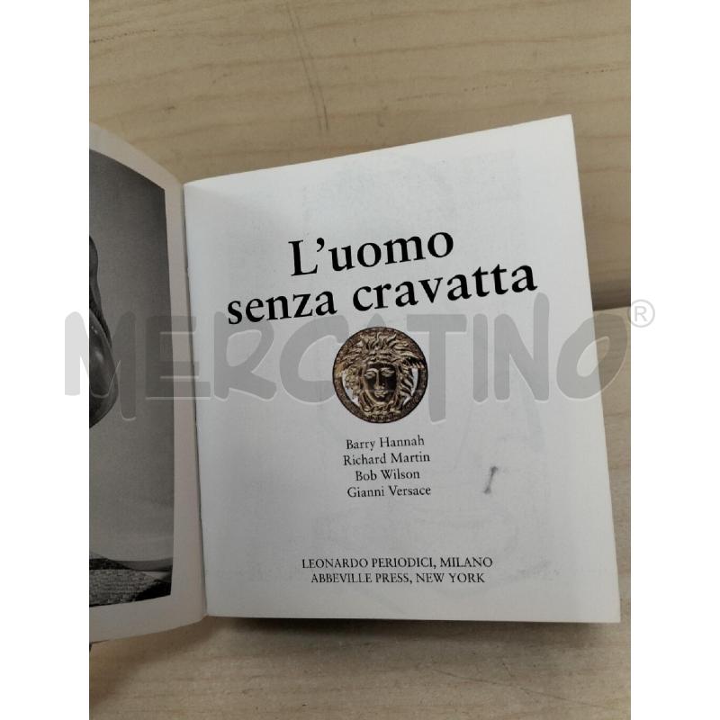 LIBRO GIANNI VERSACE L'UOMO SENZA CRAVATTA 1997 TASCABILE | Mercatino dell'Usato Roma portonaccio 4