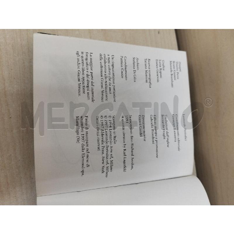 LIBRO GIANNI VERSACE L'UOMO SENZA CRAVATTA 1997 TASCABILE | Mercatino dell'Usato Roma portonaccio 5