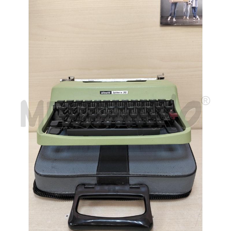 MACCHINA DA SCRIVERE VERDE OLIVETTI LETTERA 32 VERDE | Mercatino dell'Usato Roma portonaccio 1