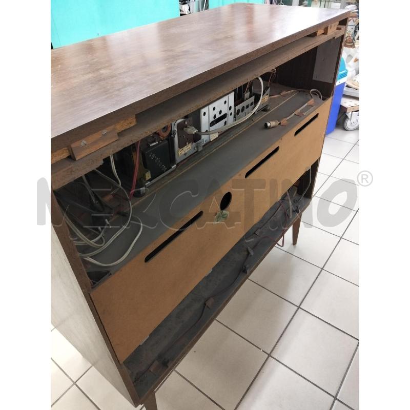 MOBILE RADIO GRUNDIG ANNI 70 RADIO FUNZIONANTE GIRADISCHI NO C DIFETTO GRATA LEGNO | Mercatino dell'Usato Roma portonaccio 3
