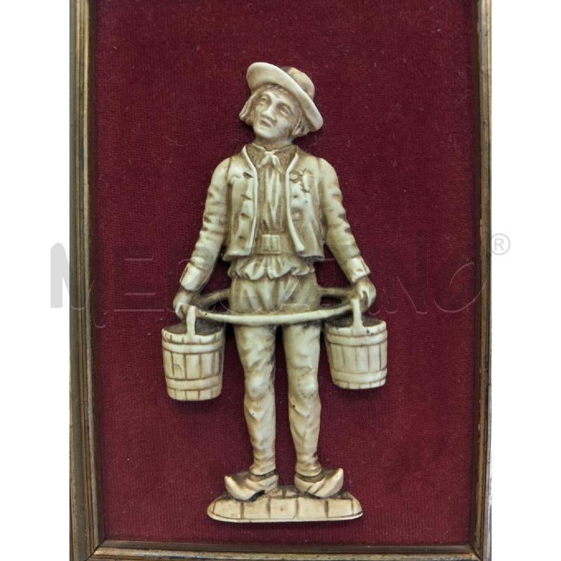 QUADRETTO FIGURA POLVERE D'OSSO SFONDO VELLUTO | Mercatino dell'Usato Roma portonaccio 2
