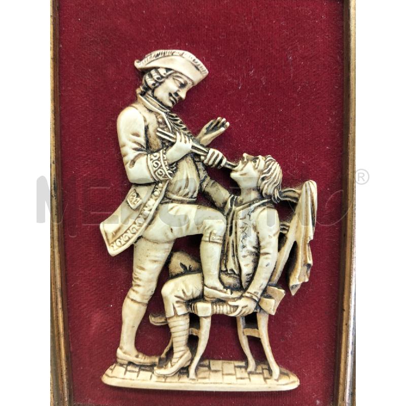 QUADRETTO FIGURA POLVERE D'OSSO SFONDO VELLUTO | Mercatino dell'Usato Roma portonaccio 2