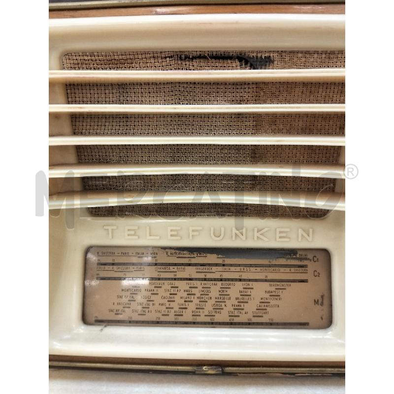 RADIO VINTAGE TELEFUNKEN DA RIV (LUCE SI ACCENDE) | Mercatino dell'Usato Roma portonaccio 2