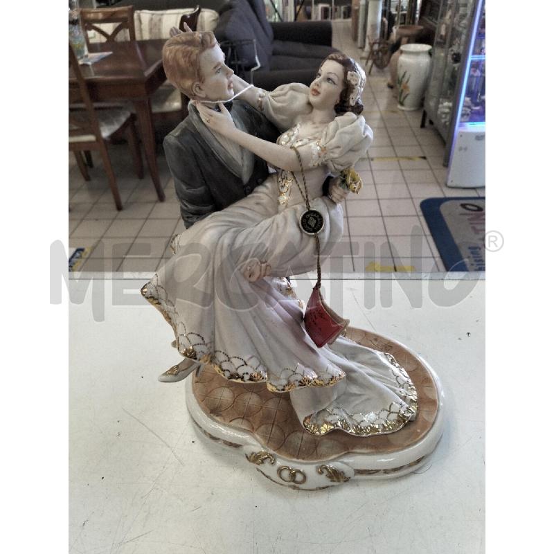STATUINA CAPODIMONTE MEDEA MATRIMONIO  | Mercatino dell'Usato Roma portonaccio 1