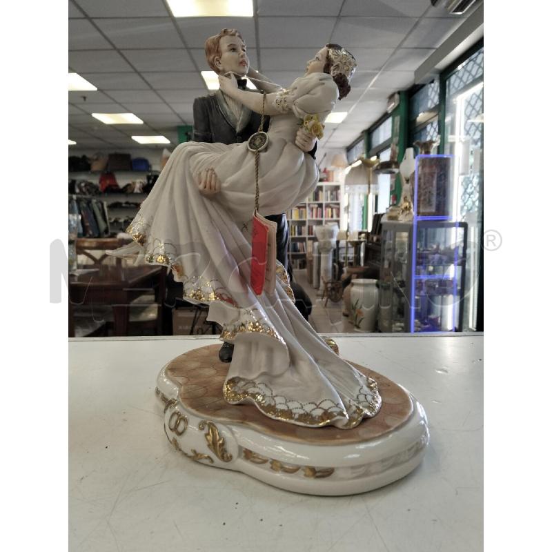 STATUINA CAPODIMONTE MEDEA MATRIMONIO  | Mercatino dell'Usato Roma portonaccio 2