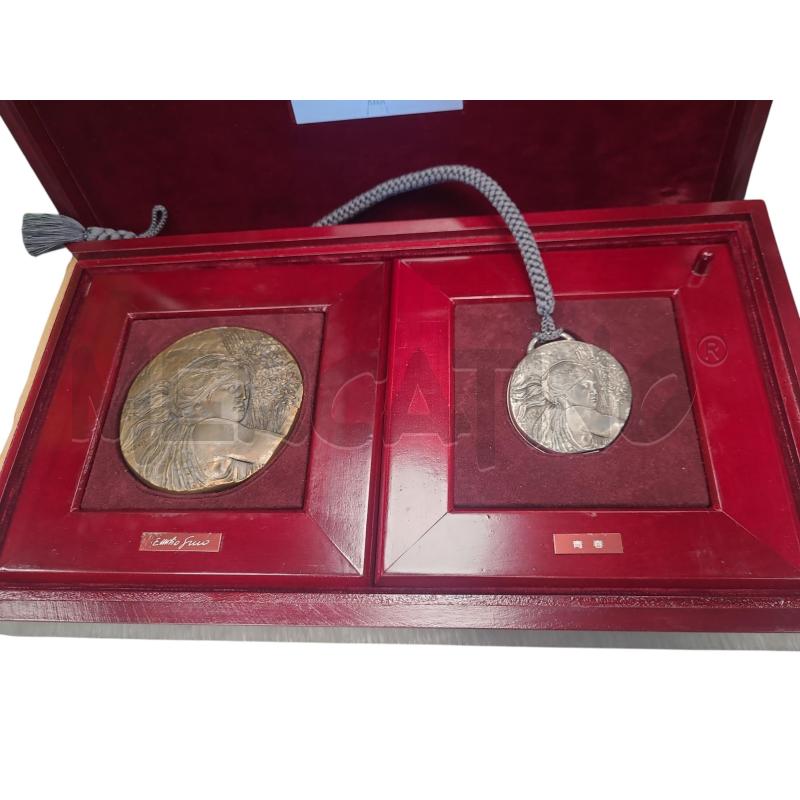 MEDAGLIA BRONZO E OROLOGIO ARGENTO EMILIO GRECO | Mercatino dell'Usato Roma tiburtina 3