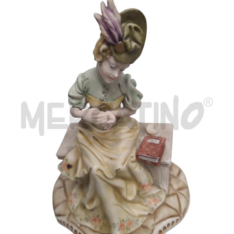 STATUA  CAPODIMONTE DONNA SEDUTA LIBRI | Mercatino dell'Usato Roma tiburtina 3