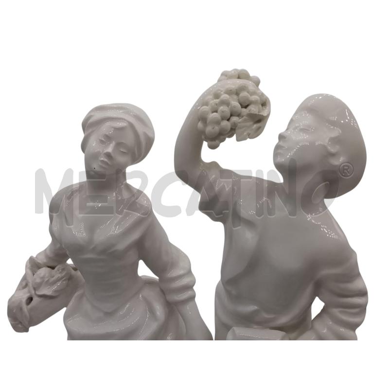 STATUINA  LUI E LEI BASSANO UVA | Mercatino dell'Usato Roma tiburtina 2