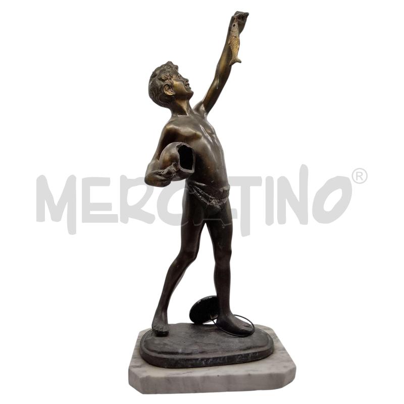 STATUINA  RAGAZZO PESC | Mercatino dell'Usato Roma tiburtina 1