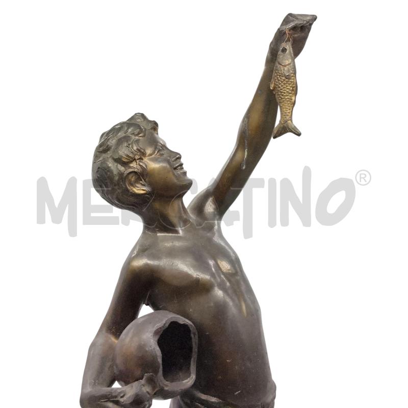 STATUINA  RAGAZZO PESC | Mercatino dell'Usato Roma tiburtina 2