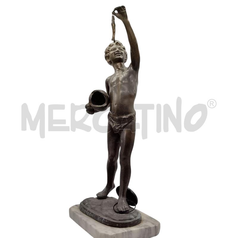 STATUINA  RAGAZZO PESC | Mercatino dell'Usato Roma tiburtina 3