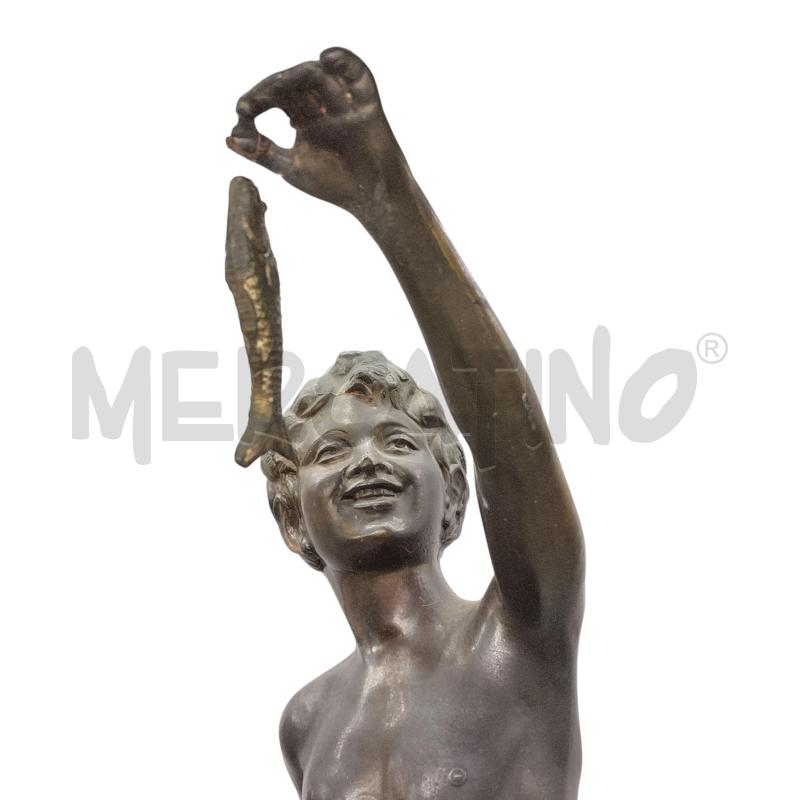 STATUINA  RAGAZZO PESC | Mercatino dell'Usato Roma tiburtina 4