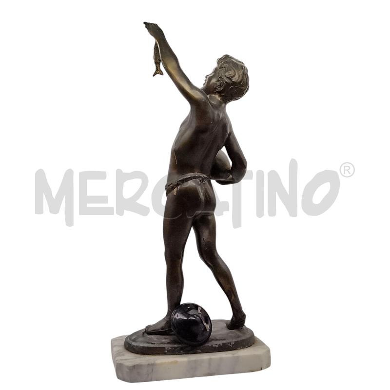 STATUINA  RAGAZZO PESC | Mercatino dell'Usato Roma tiburtina 5