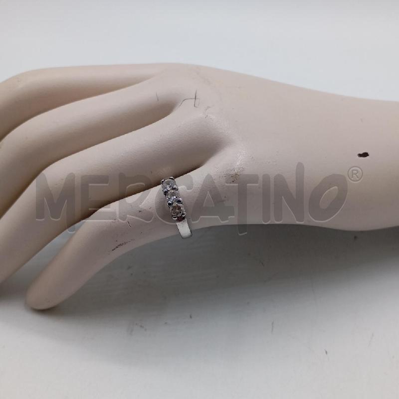 ANELLO D ARGENTATO TRE BRILLANTINI  | Mercatino dell'Usato Roma viale tirreno 1