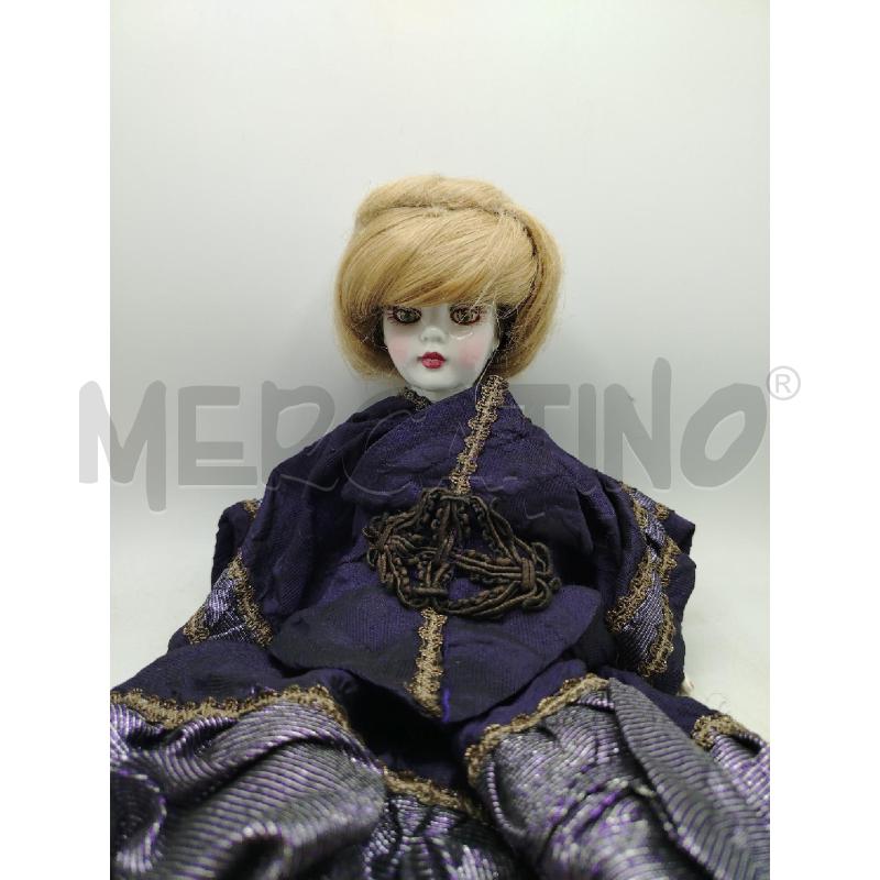 BAMBOLA CERAMICA VESTITO VIOLA VICENTINA | Mercatino dell'Usato Roma viale tirreno 2