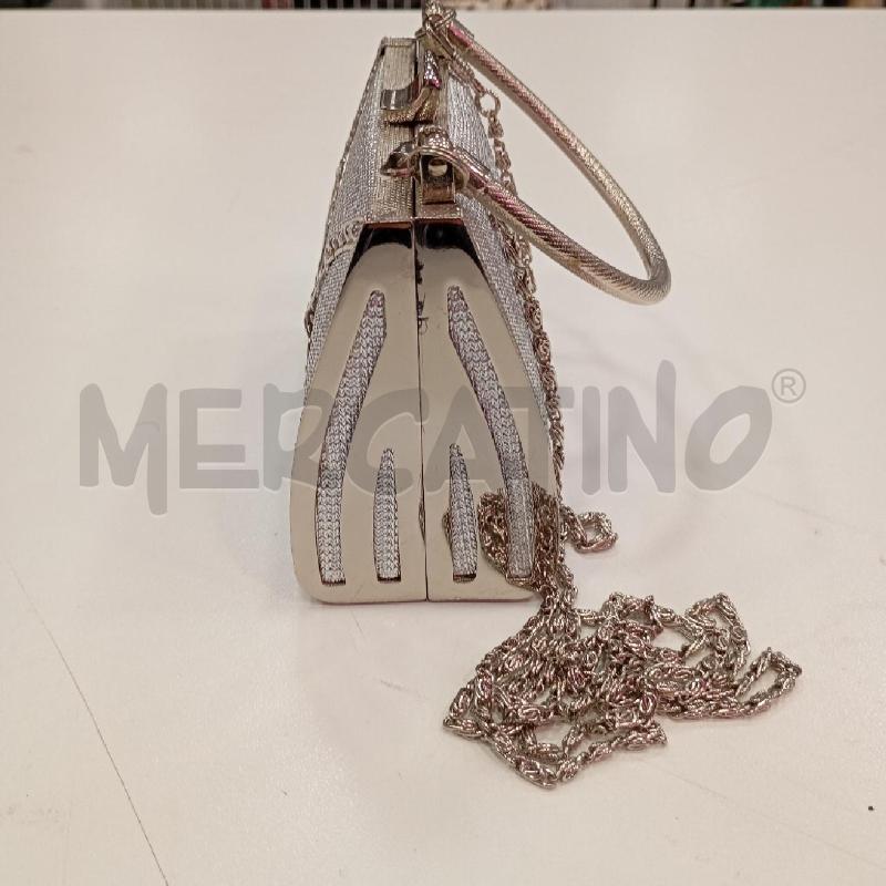 BORSETTA D RIGIDA PICCOLA FARFALLA FRONT  | Mercatino dell'Usato Roma viale tirreno 3