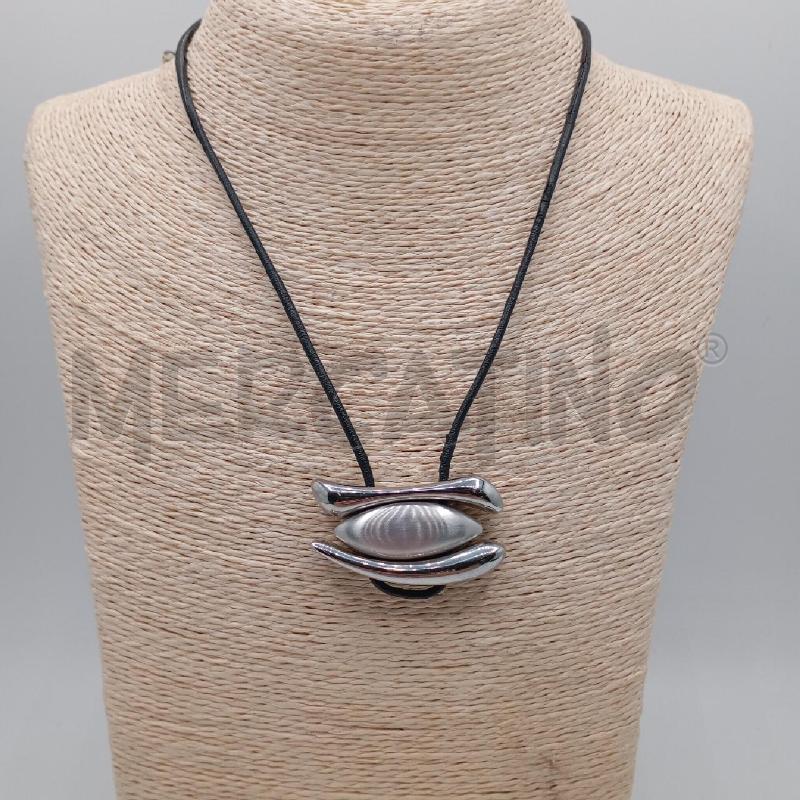 COLLANA BREIL FILO NE OVALE PLACCHETE LAT GR  | Mercatino dell'Usato Roma viale tirreno 1