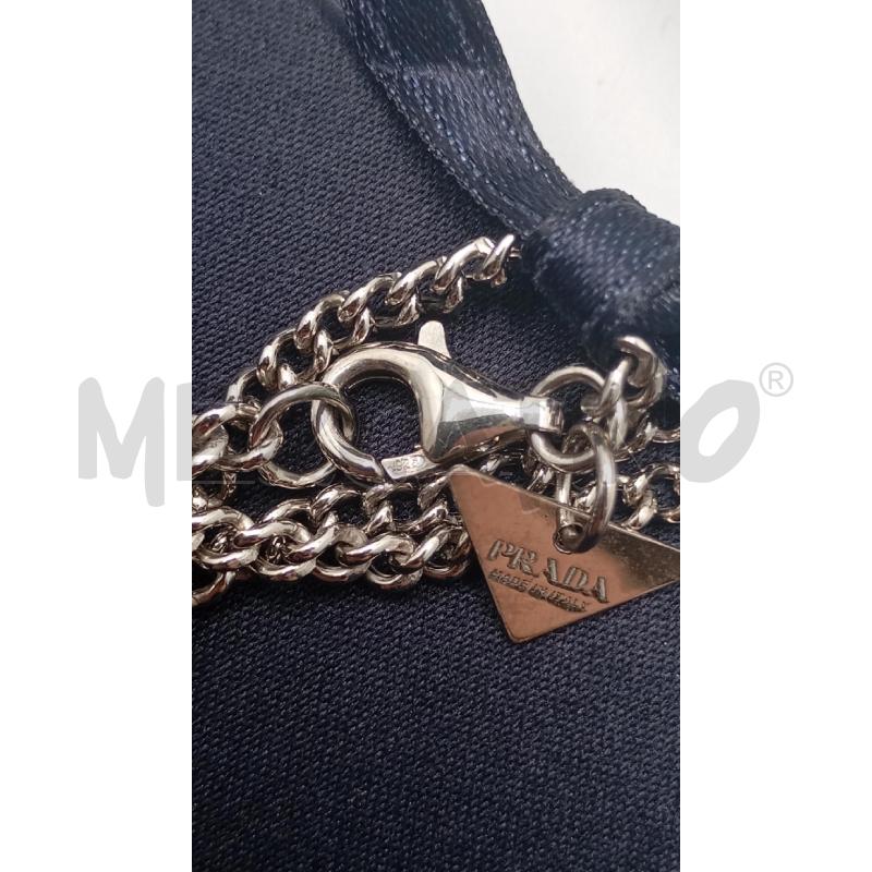COLLANA PRADA TRIANGOLO BLU ARGENTATO | Mercatino dell'Usato Roma viale tirreno 3