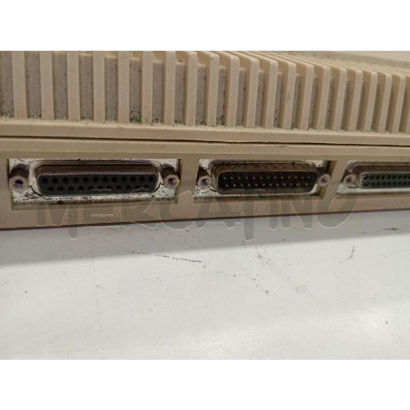 COMMODORE AMIGA A 500 CON CARICATORE E LIBRETTO INTRODUTTIVO | Mercatino dell'Usato Roma viale tirreno 4