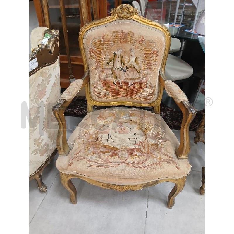 COPPIA POLTRONCINE DORATE RICAMATE A MANO | Mercatino dell'Usato Roma viale tirreno 1
