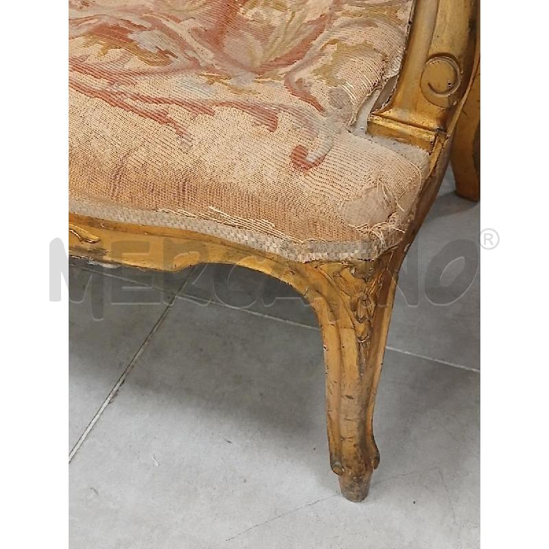 COPPIA POLTRONCINE DORATE RICAMATE A MANO | Mercatino dell'Usato Roma viale tirreno 2