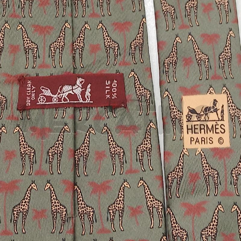 CRAVATTA HERMES VERDE MOTIVO GIRAFFE | Mercatino dell'Usato Roma viale tirreno 3