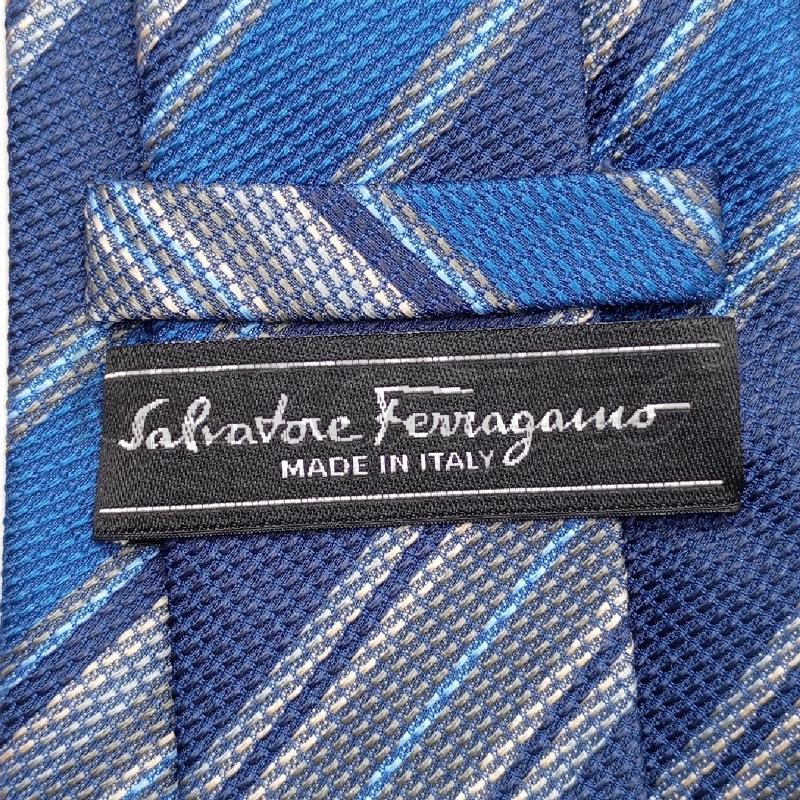 CRAVATTA SALVATORE FERRAGAMO RIGHE OBLIQUE CE BL  | Mercatino dell'Usato Roma viale tirreno 3