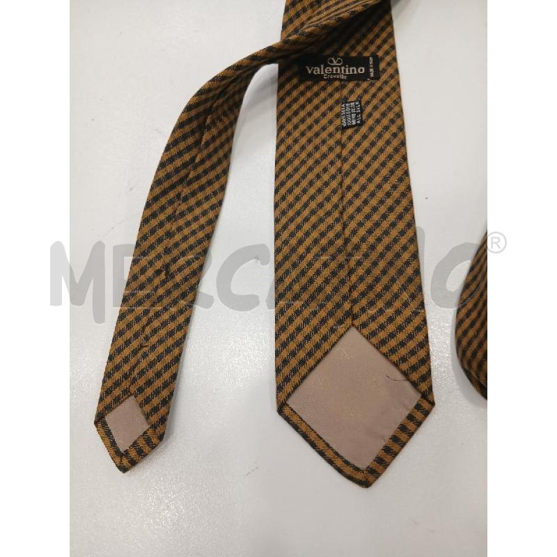 CRAVATTA VALENTINO MOTIVO QUADRETTI GIALLO/NERO | Mercatino dell'Usato Roma viale tirreno 3