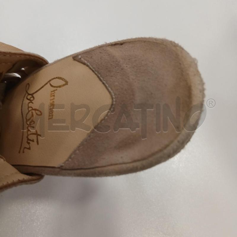DECOLLETE CHRISTIAN LOUBOUTIN BEIGE FRANGE DA RIV | Mercatino dell'Usato Roma viale tirreno 3