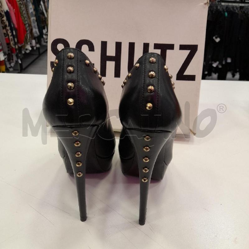 DECOLLETE D SCHUTZ IN PELLE BORCHIE LATER  | Mercatino dell'Usato Roma viale tirreno 2