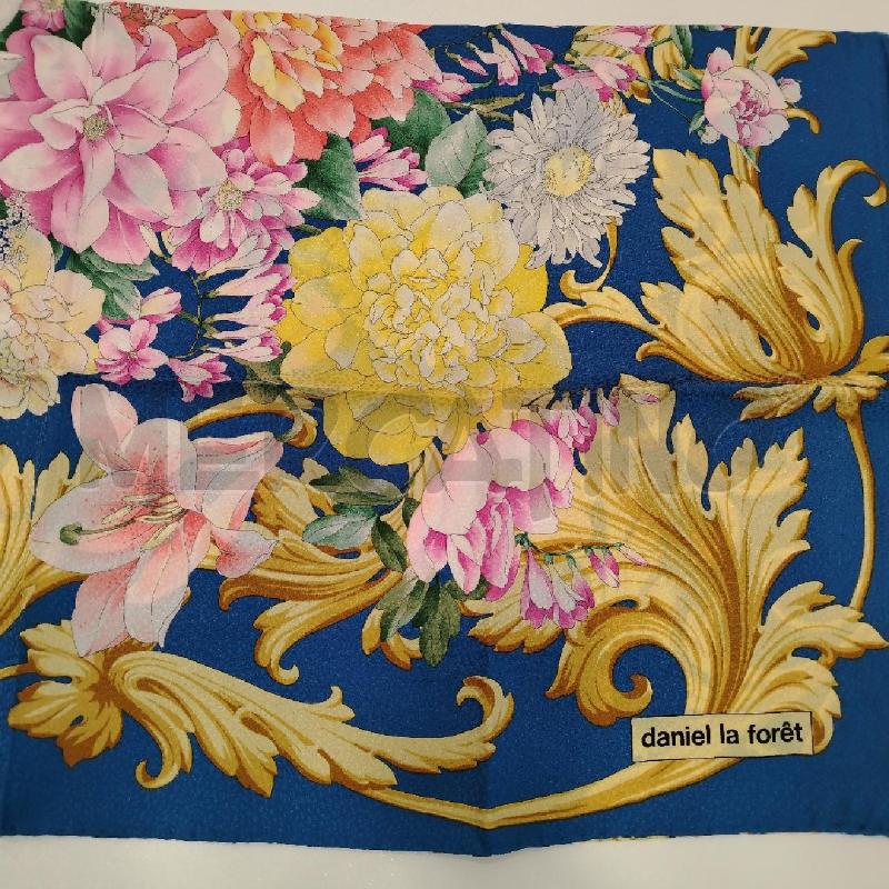 FOULARD DANIEL LA FORET  | Mercatino dell'Usato Roma viale tirreno 1
