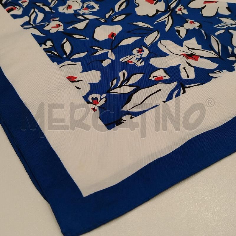 FOULARD TRUSSARDI JEANS BI BL FIORI CENTRO RSS  | Mercatino dell'Usato Roma viale tirreno 2