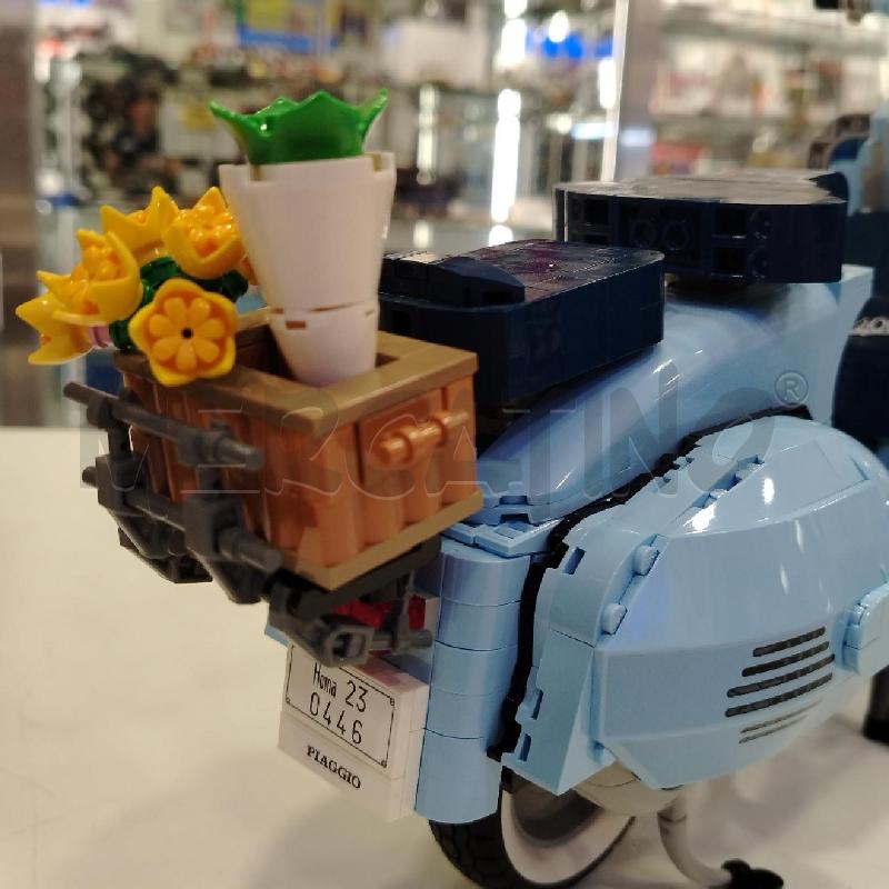 LEGO VESPA CON FIORI | Mercatino dell'Usato Roma viale tirreno 3