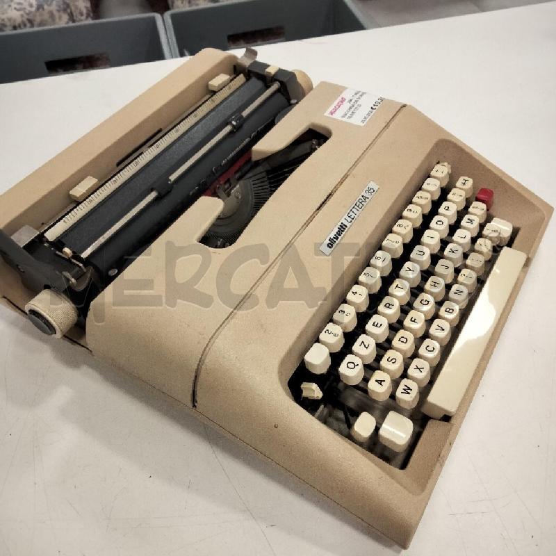 MACCHINA DA SCRIVERE OLIVETTI 35 | Mercatino dell'Usato Roma viale tirreno 3