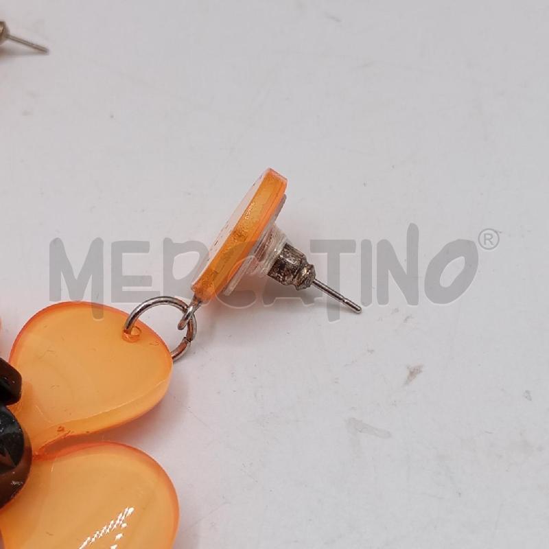 ORECCHINI + COLLANA FIORE AR NE PLASTICA  | Mercatino dell'Usato Roma viale tirreno 4