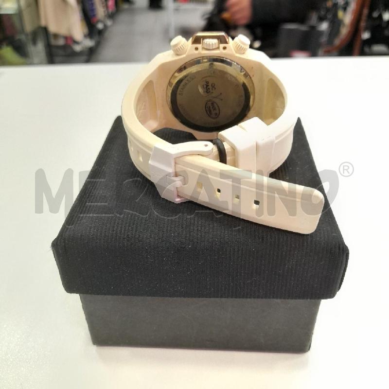 OROLOGIO TOT ATCH CINTURINO GOMMA QUADR BIA ORO | Mercatino dell'Usato Roma viale tirreno 2
