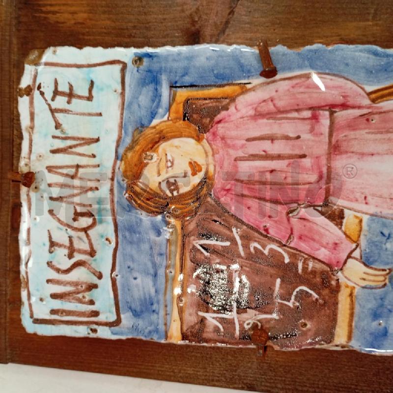 PIASTRELLA IN CERAMICA BASE LEGNO INSEGNANTE | Mercatino dell'Usato Roma viale tirreno 2