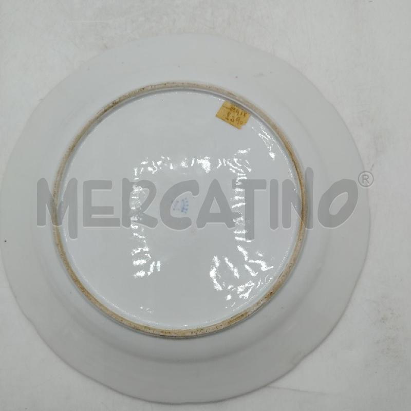 PIATTO DA COLL EP CAPODIMONTE FIGURE IN RILIEVO  | Mercatino dell'Usato Roma viale tirreno 4