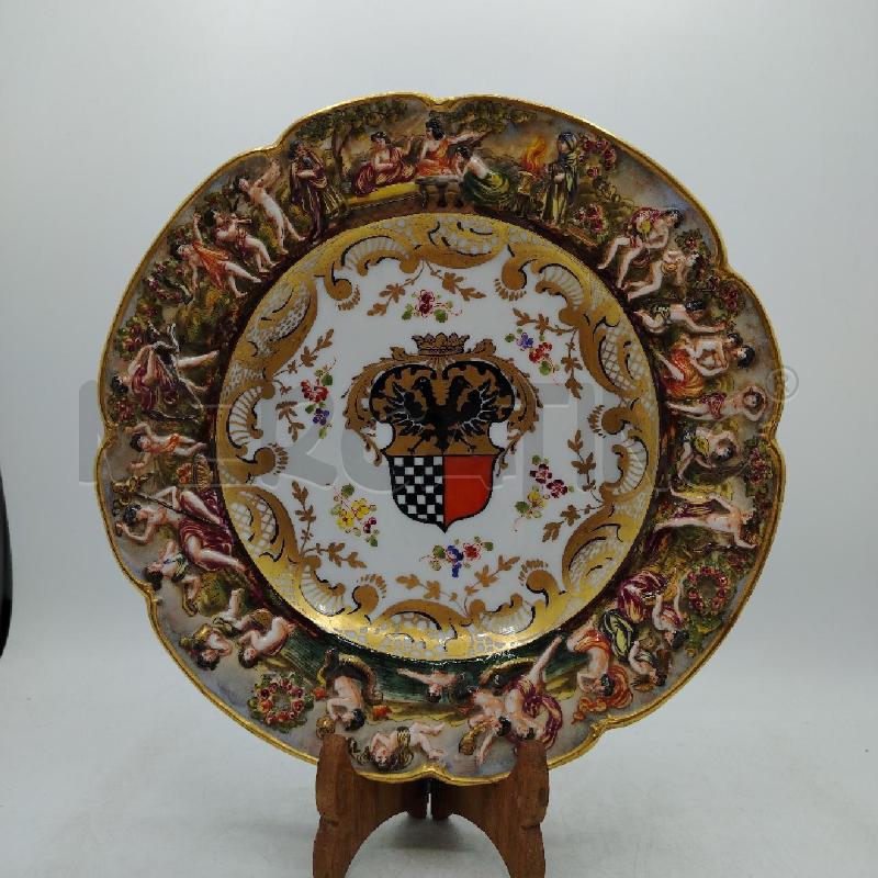 PIATTO DA COLL EP CAPODIMONTE FIGURE IN RILIEVO | Mercatino dell'Usato Roma viale tirreno 1