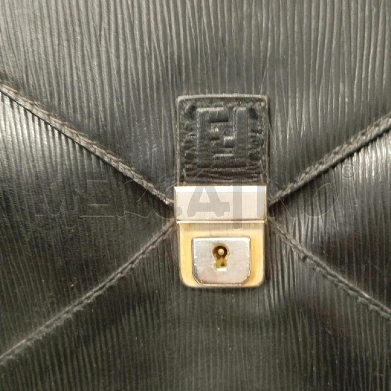 POCHETTE D FENDI NE CHIUS GRI | Mercatino dell'Usato Roma viale tirreno 2