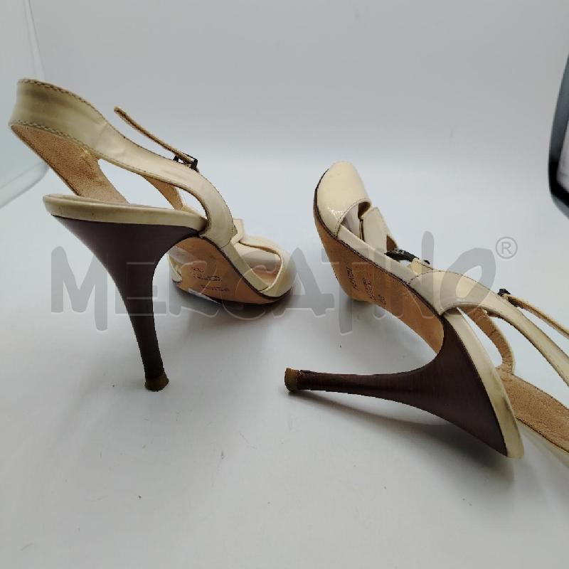SANDALI D FENDI PANNA DEA RIV | Mercatino dell'Usato Roma viale tirreno 3