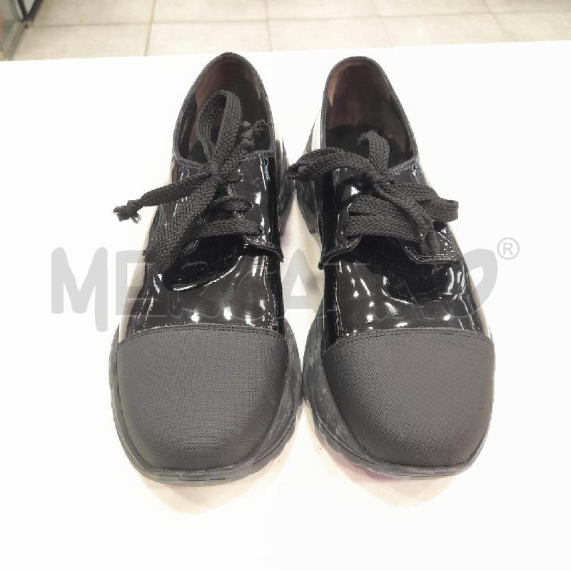 SCARPE D ENTOURAGE NE LUCIDE PUNTA PUNTINATA | Mercatino dell'Usato Roma viale tirreno 1